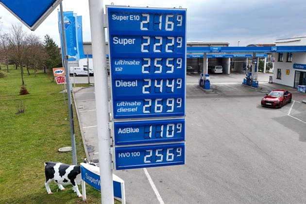 After new refueling rule DIESEL fuel reaches historic high on 02 04 2026 at this gas station in Munich Fuel prices exceed historic highs No end in sight new highs in refueling every day Exploding fuel prices due to Iran war continue Gasoline prices at a gas station in Munich