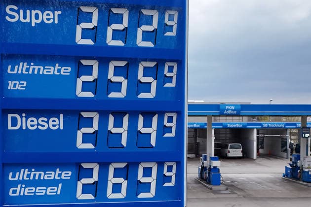 After new refueling rule DIESEL fuel reaches historic high on 02 04 2026 at this gas station in Munich Fuel prices exceed historic highs No end in sight new highs in refueling every day Exploding fuel prices due to Iran war continue Gasoline prices at a gas station in Munich