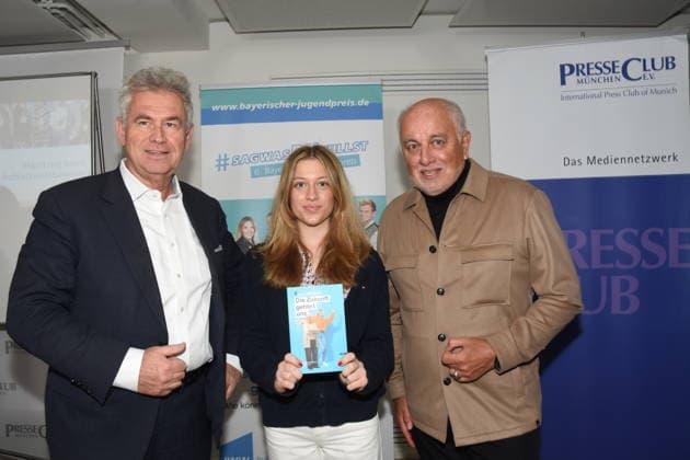 Prof Dr Stephan J Lang, Chairman Initiative Value Preservation and Transfer Maya Upmann, Overall Winner Bavarian Youth Award 2024 Robert Luebenoff, Chairman Munich 02 04 2026 Press Club Munich the Bavarian Youth Award 2026 is this year The main topic of the 6 IWW Writing Competition 2026 is Healthy children on a healthy earth how can we wi
