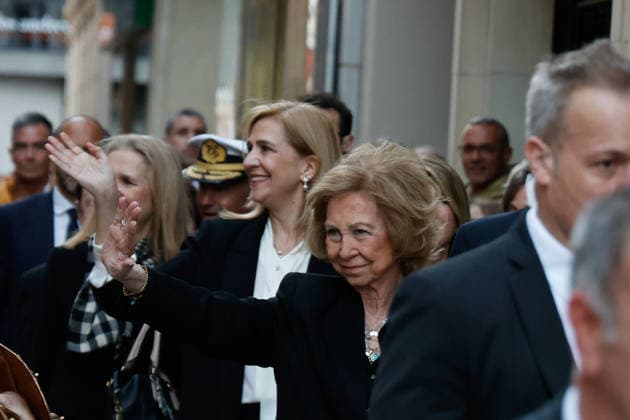 Solemn Procession of Silence and the Holy Christ of the Miners in Cartagena I D The Infanta Elena the Infanta Cristina and Queen Sofia during the Solemn Procession of Silence and the Holy Christ of the Miners, on April 2, 2026, in Cartagena, Murcia Spain All the participants of this procession, with the exception of the elder brother and the chaplain, wear a covered face and must maintain silence, which is usually accompanied by the public that watches the passing of the parade and the collaboration of the local owners and businesses that turn off their illuminated signs and lighting as the procession passes, They wear their faces covered and must maintain silence, which is usually accompanied by that of the public that watches the passing  Copyright: xMartinxC.x 7413121