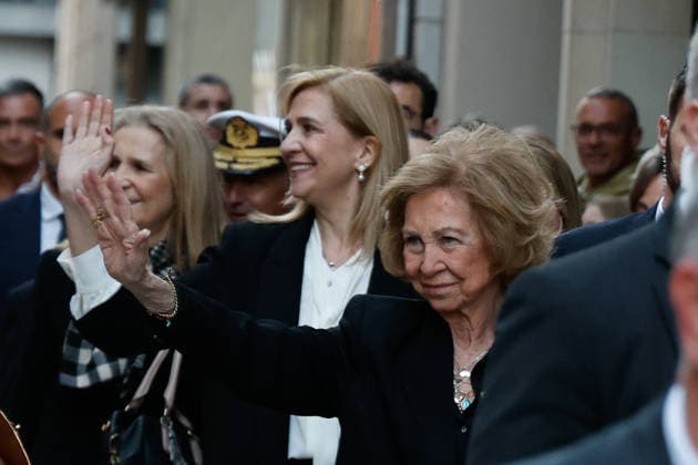 Solemn Procession of Silence and the Holy Christ of the Miners in Cartagena I D The Infanta Elena the Infanta Cristina and Queen Sofia during the Solemn Procession of Silence and the Holy Christ of the Miners, on April 2, 2026, in Cartagena, Murcia Spain All the participants of this procession, with the exception of the elder brother and the chaplain, wear a covered face and must maintain silence, which is usually accompanied by the public that watches the passing of the parade and the collaboration of the local owners and businesses that turn off their illuminated signs and lighting as the procession passes, They wear their faces covered and must maintain silence, which is usually accompanied by that of the public that watches the passing  Copyright: xMartinxC.x 7413122