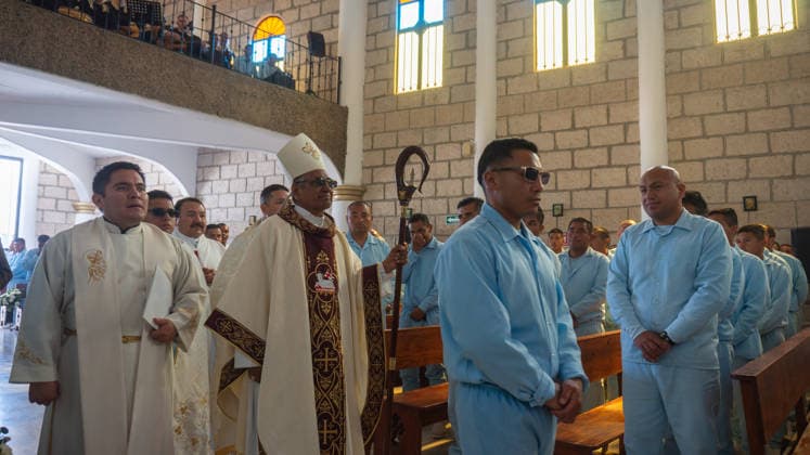 Holy Thursday celebration in Queretaro The Bishop of Queretaro, Monsignor Fidencio Lopez Plaza, attends the Queretaro penitentiary to perform the washing of feet as part of the Catholic celebrations of Holy Thursday. on April 2, 2026 in Queretaro, Mexico. (Photo by Jose Carrera Eyepix Group) Copyright: xJosexCarrera xEyepixxGroupx JFC_02042026_179831