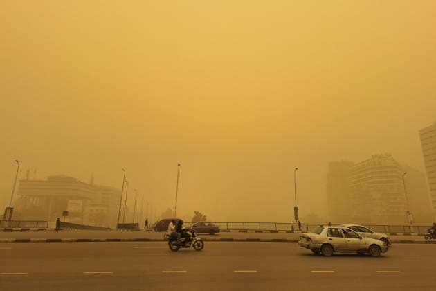 Yellow Dust Storm Engulfs Cairo Amid Strong Winds, Low Visibility And Nationwide School Closureso Reduced visibility on roads due to a sandstorm in Cairo, Egypt, on April 2, 2026. The Meteorological Authority warns of a sandstorm, strong winds, and heavy rain expected to affect the country for two days. Cairo Egypt  Copyright: xAhmedxMosaadx originalFilename: mosad-notitle260402_npjVI.jpg