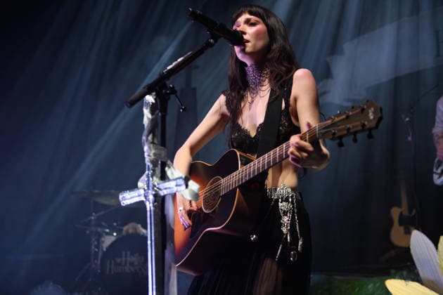 Holly Humberstone Performs at O2 Shepherd s Bush Empire, London English singer-songwriter Holly Humberstone performs at O2 Shepherd s Bush Empire, London, England, UK on Thursday 02 April 2026 in support of her new album Cruel World ., Credit:Justin Ng Avalon UK, England, London, O2 Shepherd s Bush Empire  Copyright: xJustinxNgx xAvalonx 1088287962