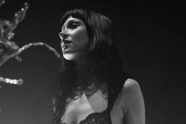 Holly Humberstone Performs at O2 Shepherd s Bush Empire, London English singer-songwriter Holly Humberstone performs at O2 Shepherd s Bush Empire, London, England, UK on Thursday 02 April 2026 in support of her new album Cruel World ., Credit:Justin Ng Avalon UK, England, London, O2 Shepherd s Bush Empire  Copyright: xJustinxNgx xAvalonx 1088287972