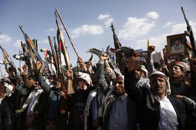 News Bilder des Tages Houthis in Yemen protest against US and Israeli attacks on Iran SANAA, YEMEN - APRIL 3: Houthis stage a protest against US and Israeli attacks on Iran as they gather at Al Sabeen Square in Sanaa, Yemen on April 3, 2026. Mohammed Hamoud Anadolu Sanaa Yemen. Editorial use only. Please get in touch for any other usage.  Copyright: x2026xAnadoluxMohammedxHamoudx