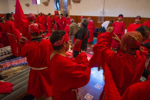 Brotherhoods penitents prepare before the start the procession of silence for Holy Week celebrations in Temple of Santa Cruz celebrating 60 years of tradition. As Easter approaches, honors one of the solemn religious traditions, the funeral march, know as Silence Procession. on April 3, 2026 in Queretaro, Mexico. Queretaro Mexico - ZUMAe321 20260403_zia_e321_098 Copyright: xJosexCarrerax