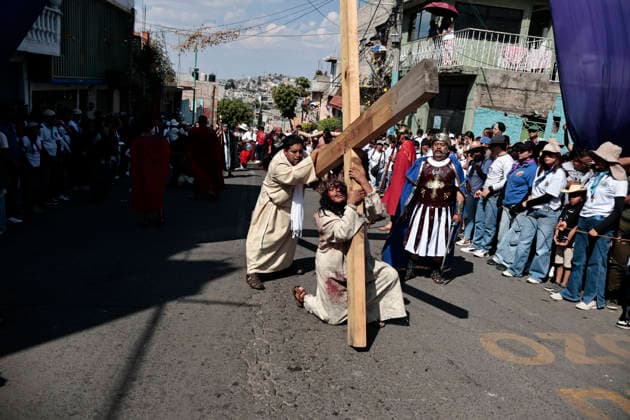 April 3, 2026, Mexico City, Cdmx, Mexico: As part of Holy Week, the Stations of the Cross were held today. According to the Catholic Church, this event commemorates Jesus crucifixion and death after a soldier pierced his side with a spear. The reenactment was performed by residents of the Tenorios area, which belongs to the Iztapalapa borough. Hundreds of people of all ages walked the streets dressed as apostles, wearing crowns of thorns and carrying crosses of varying sizes to ask for favors or give thanks for miracles they prayed to God for and received. The crucifixion of the actors portraying Dismas, Gestas, and Jesus takes place every year in the Tezontle mines located within the Tenorios area. Hundreds of residents gather there to or - ZUMAp204 20260403_zip_p204_027 Copyright: xJosuexPerezx