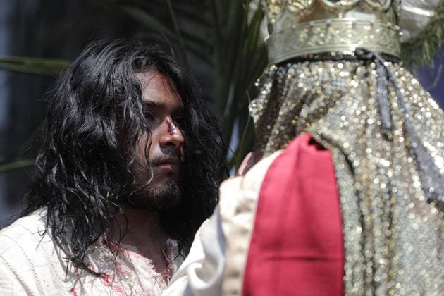 A person representing Jesus Christ taking part during the 40th anniversary of the Passion of Christ at Tenorios neighborhood in Iztapalapa . on April 3, 2026 in Mexico City, Mexico. Mexico City Mexico  - ZUMAe321 20260403_zia_e321_131 Copyright: xIanxRoblesx