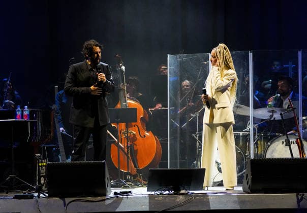 Josh Groban, Monroe Monroe Vata Rigby Concert Josh Groban Gems World Tour 2026 at the Grand Rex in Paris, France, on April 3, 2026 Anne Sophie Guebey Bestimage Concert Josh Groban Gems World Tour 2026 at the Grand Rex in Paris, France, on April 3, 2026 Paris France  Copyright: xAnne-SophiexGuebeyx xBestimagexAnne-SophiexGuebeyx xBestimagex