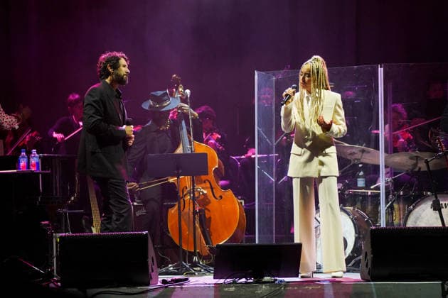 Josh Groban, Monroe Monroe Vata Rigby Concert Josh Groban Gems World Tour 2026 at the Grand Rex in Paris, France, on April 3, 2026 Anne Sophie Guebey Bestimage Concert Josh Groban Gems World Tour 2026 at the Grand Rex in Paris, France, on April 3, 2026 Paris France  Copyright: xAnne-SophiexGuebeyx xBestimagexAnne-SophiexGuebeyx xBestimagex
