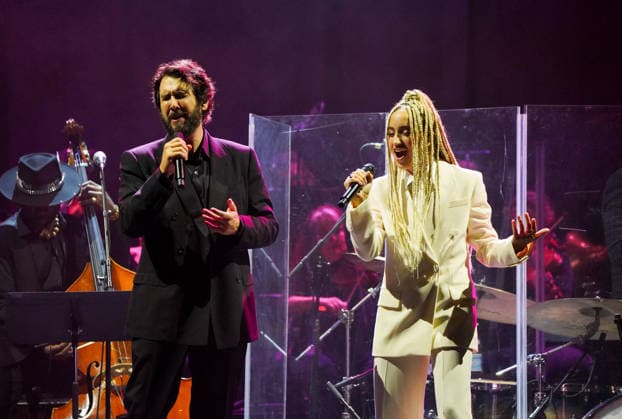 Josh Groban, Monroe Monroe Vata Rigby Concert Josh Groban Gems World Tour 2026 at the Grand Rex in Paris, France, on April 3, 2026 Anne Sophie Guebey Bestimage Concert Josh Groban Gems World Tour 2026 at the Grand Rex in Paris, France, on April 3, 2026 Paris France  Copyright: xAnne-SophiexGuebeyx xBestimagexAnne-SophiexGuebeyx xBestimagex
