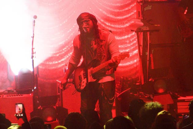 Leon Thomas Performs at Eventim Apollo, London, UK American singer-songwriter Leon Thomas (born Leon George Thomas III) performs at The Eventim Apollo, London, England, UK on Friday 3 April 2026 as part of his Mutts Don t Heel Tour 2026., Credit:Justin Ng Avalon UK, England, London, Eventim Apollo  Copyright: xJustinxNgx xAvalonx 1088495573