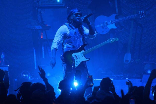 Leon Thomas Performs at Eventim Apollo, London, UK American singer-songwriter Leon Thomas (born Leon George Thomas III) performs at The Eventim Apollo, London, England, UK on Friday 3 April 2026 as part of his Mutts Don t Heel Tour 2026., Credit:Justin Ng Avalon UK, England, London, Eventim Apollo  Copyright: xJustinxNgx xAvalonx 1088495605