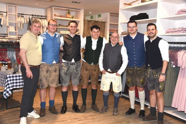 Werner von Inhaber Molthe Sports GmbH Caller Kirk Bevins Caller Charlie Corstorphine Caller Frank E