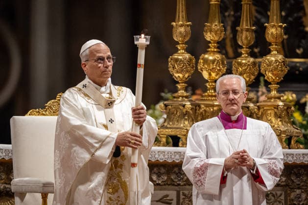 April 4, 2026, Vatican City, Pomeranian Voivodeship, Vatican: The Easter Vigil Mass at Saint Peters Basilica in the Vatican brings together clergy and the faithful for the solemn liturgy marking the beginning of Easter celebrations. The Pope presides over the ceremony, which includes prayers, hymns, and symbolic rites related to the Resurrection of Christ. Vatican City Vatican - ZUMAl194 20260404_zip_l194_016 Copyright: xMarekxLadzinskix