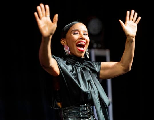 April 4, 2026, Philadelphia, Pennsylvania, United States: R&B singer, songwriter, VIVIAN GREEN, speaking at the WDAS-FM tenth annual Women Of Excellence awards luncheon where she received the Trailblazing award at the Philadelphia Sheraton Philadelphia United States - ZUMArf1_ 20260404_zaf_rf1_034 Copyright: xRickyxFitchettx