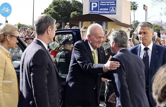 Spanish Emeritus King Juan Carlos I and Infanta Elena attending bullfighting fair in Sevilla on Sunday, 5 April 2026 Cordon Press 