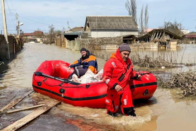 APRIL 6, 2026, Kala, Republic of Dagestan, Russia: First responders carry out a search and rescue operation in the flood-hit village of Kala, the Derbent District, following heavy rains Kala Russia  - ZUMAt113 20260406_zaa_t113_034 Copyright: xGyanzhevixGadzibalayevx