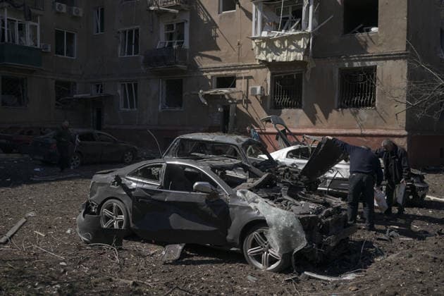 Russian guided bomb attack in Kramatorsk KRAMATORSK, UKRAINE - APRIL 6: Views of the aftermath of a Russian guided bomb attack in downtown Kramatorsk on April 6, 2026. Jose Colon Anadolu Kramatorsk Ukraine. Editorial use only. Please get in touch for any other usage.  Copyright: x2026xAnadoluxJosexColonx