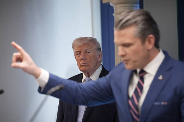 Trump Press Confrernce United States Secretary of War Pete Hegseth speaks at a press conference conducted by United States President Donald J Trump in the James S Brady Press Briefing Room of the White House in Washington, DC, USA, on Monday April 6, 2026. The President is expected to take questions on the Iran War and oil prices. Credit: Yuri Gripas Abaca Pool via CNP Washington District of Columbia United States  Copyright: xPool ABACAx