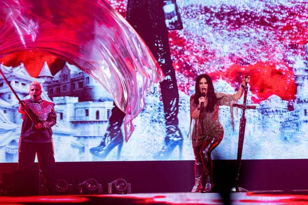 Laura Pausini performs at the Movistar Arena The singer Laura Pausini during her concert at the Movistar Arena, on April 6, 2026, in Madrid Spain Laura Pausini returns to the stage with her international tour Yo Canto World Tour 2026 2027 , The Italian artist returns to the stage two years after her last tour and after the release of Yo canto 2 and I Canto 2, her cover albums in which she pays tribute to the great stars of Spanish and Italian music that have inspired her throughout her life 06 APRIL 2026 Madrid Madrid Espana  Copyright: xRicardoxRubiox 7418964