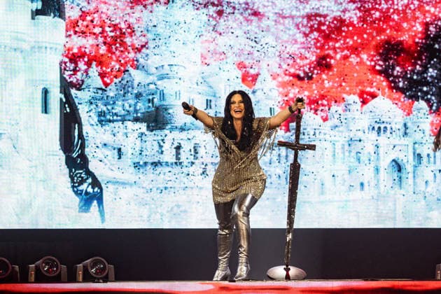 Laura Pausini performs at the Movistar Arena The singer Laura Pausini during her concert at the Movistar Arena, on April 6, 2026, in Madrid Spain Laura Pausini returns to the stage with her international tour Yo Canto World Tour 2026 2027 , The Italian artist returns to the stage two years after her last tour and after the release of Yo canto 2 and I Canto 2, her cover albums in which she pays tribute to the great stars of Spanish and Italian music that have inspired her throughout her life 06 APRIL 2026 Madrid Madrid Espana  Copyright: xRicardoxRubiox 7418965