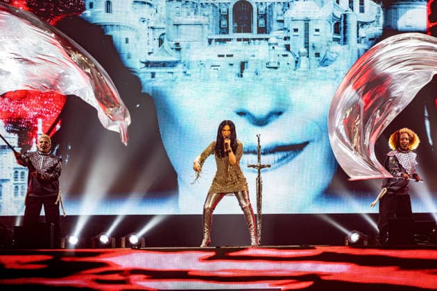 Laura Pausini performs at the Movistar Arena The singer Laura Pausini during her concert at the Movistar Arena, on April 6, 2026, in Madrid Spain Laura Pausini returns to the stage with her international tour Yo Canto World Tour 2026 2027 , The Italian artist returns to the stage two years after her last tour and after the release of Yo canto 2 and I Canto 2, her cover albums in which she pays tribute to the great stars of Spanish and Italian music that have inspired her throughout her life 06 APRIL 2026 Madrid Madrid Espana  Copyright: xRicardoxRubiox 7418966