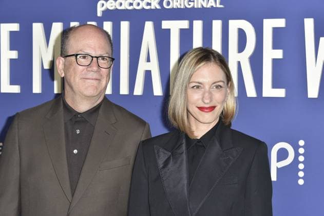 Steve Turner, Jennifer Ames at arrivals for THE MINIATURE WIFE Series Premiere on Peacock, Directors Guild of America DGA Theater Complex, Los Angeles, CA, April 06, 2026. Photo By: Elizabeth Goodenough Everett Collection THE MINIATURE WIFE Series Premiere on Peacock PUBLICATIONXNOTxINxCANxCHNxFRAxITAxJPNxNORxPOLxRUSxESPxUKxUSA
