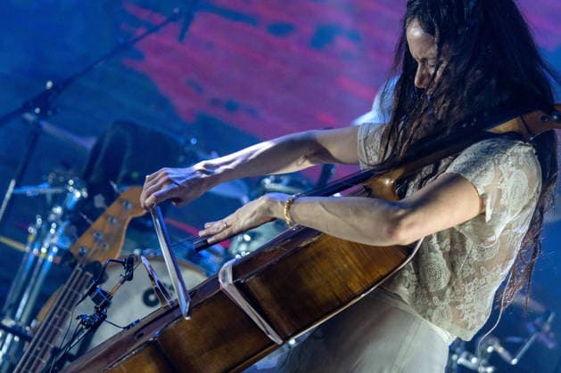Entertainment Bilder des Tages #2 Music Concert - Mum Live in Shanghai Gyoa Valtysdottir playing on stage during the Mum Live at VAS ear in Shanghai, China on April 6, 2026 Shanghai VAS ear China Copyright: xAndreaxAimarx xLiveMediax LPM_2377733