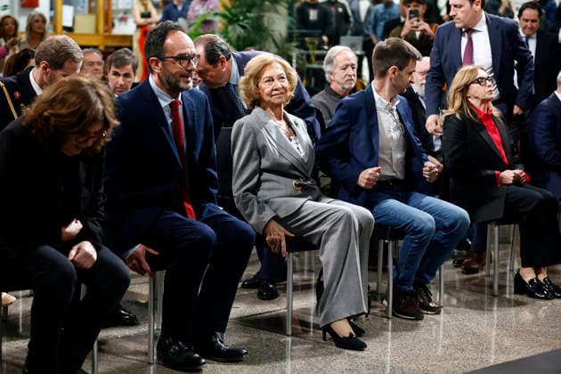 Queen Sofía visits RNEs Casa de la Radio on the occasion of the 60th anniversary of Radio Clásica 2I Mr. Antonio Hernando, Secretary of State for Telecommunications and Digital Infrastructures, Queen Sofía and José Pablo López, Director of RTVE, during the visit to RNEs Casa de la Radio on the occasion of the 60th anniversary of Radio Clásica, on April 7th, 2026, in Madrid Spain The station was born in 1965 as Second Program of Radio Nacional de Espana, was renamed Radio 2 in 1981, and in 1984 adopted its final name, Radio Clásica Throughout its history it has had a great international projection and has received numerous awards, including the Gold Medal for Merit in Fine Arts in 2006 FAMOUSES ROYAL ROYAL HOUSE QUEEN RNE Antonio Gutié Madr Copyright: xAntonioxGutià rrezx 7419721