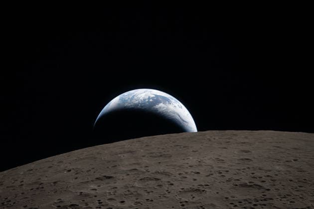 April 7, 2026, Orion Capsule, Outer Space: Earthset, where the blue Earth with bright white clouds sets behind the cratered lunar surface is captured through the Orion spacecraft window at 6:41 p.m. EDT, April 6, 2026, during the Artemis II crewÃ¢â‚¬â ¢s flyby of the Moon. The dark portion of Earth is experiencing nighttime. On EarthÃ¢â‚¬â ¢s day side, swirling clouds are visible over the Australia and Oceania region... ..In the foreground, Ohm crater has terraced edges and a flat floor interrupted by central peaks. Central peaks form in complex craters when the lunar surface, liquefied on impact, splashes upwards during the craterÃ¢â‚¬â ¢s formation. Credit: NASA Orion Capsule Outer Space - ZUMAp138 20260407_zaa_p138_008 Copyright: xNasa Nasax