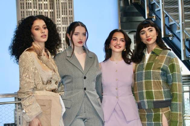 RECORD DATE NOT STATED Cast of Hulu™s The Testaments Visit the Empire State Building Ahead of April 8 Premiere. (NEW) Cast of Hulu™s The Testaments Visit the Empire State Building Ahead of April 8 Premiere. April 7, 2026, New York, USA:The cast of Hulu™s The Testaments. (-R) Chase Infiniti, Lucy Halliday, Mattea Conforti and Rowan Blanchard visit the Empire State Building ahead of the show™s premiere on April 8. Hulu™s The Testaments based on Margaret Atwood™s novel of the same name, is a new chapter from the showrunner and executive producers of The Handmaid s Tale. The series is set in the same world as The Handmaid™s Tale, but it takes place years later and follows a new generation of young girls in Gilead. Cre  Copyright: xNiyixFotex