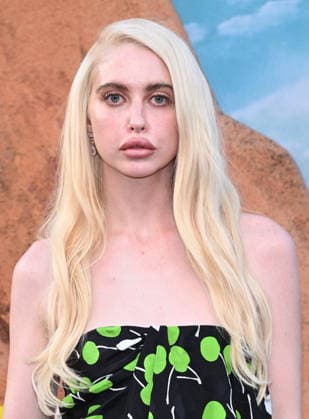 ˜Euphoria™ S3 Los Angeles Premiere Chloe Cherry arriving to the season 3 Euphoria Los Angeles premiere held at the TCL Chinese Theatre on April 07, 2026 in Hollywood, CA. Hollywood TCL Chinese Theatre California USA Copyright: xLisaxOConnorx xAFF-USA.comx