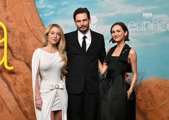 ˜Euphoria™ S3 Los Angeles Premiere Sydney Sweeney, Sam Levinson and Maude Apatow arriving to the season 3 Euphoria? Los Angeles premiere held at the TCL Chinese Theatre on April 07, 2026 in Hollywood, CA. Hollywood TCL Chinese Theatre California USA Copyright: xLisaxOConnorx xAFF-USA.comx
