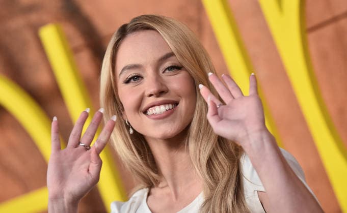 ˜Euphoria™ S3 Los Angeles Premiere Sydney Sweeney arriving to the season 3 Euphoria? Los Angeles premiere held at the TCL Chinese Theatre on April 07, 2026 in Hollywood, CA. Hollywood TCL Chinese Theatre California USA Copyright: xLISAxOConnorx xAFF-USA.comx