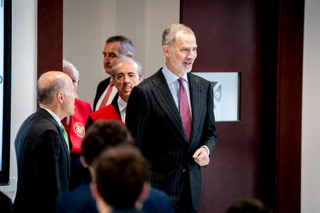 The King presides over the inauguration of the new university campus of the IEB King Felipe VI c during the inauguration of the new university campus of the Instituto de Estudios Bursátiles IEB , on April 8, 2026, in Madrid Spain Although the University Campus of the Instituto de Estudios Bursátiles IEB has been officially inaugurated today, it began its journey in 1989, as a Business School that launched the first Master in Stock Exchange and Financial Markets that was taught in Spain and in the Spanish-speaking world 08 APRIL 2026 A Pé Madrid Madrid Madrid Spain  Copyright: xA.xPÃ rezxMecax 7422746