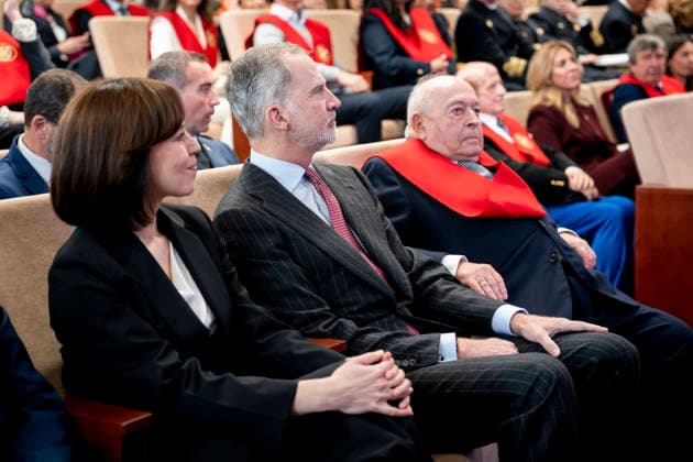 The King presides over the inauguration of the new university campus of the IEB The Minister of Science, Innovation and Universities, Diana Morant i and King Felipe VI c , during the inauguration of the new university campus of the Instituto de Estudios Bursátiles IEB , on April 8, 2026, in Madrid Spain Although the University Campus of the Instituto de Estudios Bursátiles IEB has been officially inaugurated today, it started its activity in 1989 as a Business School that launched the first Master in Stock Exchange and Financial Markets in Spain and in the Spanish-speaking world 08 APRIL 2026 A Pé Madrid Madrid Spain  Copyright: xA.xPÃ rezxMecax 7422774