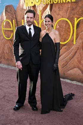 Sam Levinson with wife Ashley Levinson at the premiere of season 3 of the HBO series Euphoria at the TCL Chinese Theatre Los Angeles, 07 04 2026 Foto:xD.xStarbuckx xFuturexImagex euphoria_6524