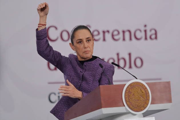 Mexico™s President Claudia Sheinbaum News Conference Mexico™s President Claudia Sheinbaum Pardo speaks about the plan to advance energy sovereignty and the decision to develop natural gas, during a news conference at the National palace. on April 8, 2026 in Mexico City, Mexico. (Photo by Carlos Santiago Eyepix Group) Copyright: xCarlosxSantiagox xEyepixxGroupx CS_08042026_180256