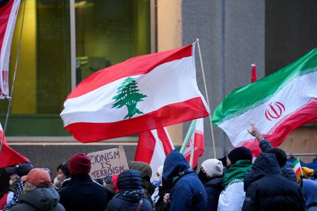 Protest in Toronto against US and Israeli attacks on Lebanon, Iran and Gaza TORONTO, CANADA - APRIL 8 : Protestors gather outside Consulate General of Israel in Toronto to demonstrate against US and Israeli attacks on Iran, Lebanon and Gaza on April 8, 2026 in Ontario, Canada. Mert Alper Dervis Anadolu Toronto Canada. Editorial use only. Please get in touch for any other usage.  Copyright: x2026xAnadoluxMertxAlperxDervisx