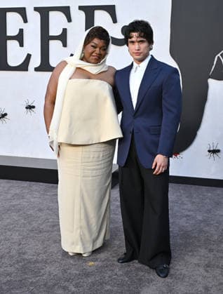 ˜Beef™ season 2 World Premiere Da Vine Joy Randolph and Charles Melton arriving to ˜Beef™ season 2 World Premiere at Egyptian Theatre on April 08, 2026 in Hollywood, CA. Hollywood Egyptian Theatre California USA Copyright: xLISAxOConnor AFF-USA.comx
