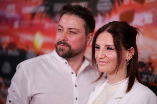 Felix von Jascheroff und seine Ehefrau Alexandra Sophie von Jascheroff stehen auf dem roten Teppich vor der Kino-Preview von Kampf der RealityAllstars. *** Felix von Jascheroff and his wife Alexandra Sophie von Jascheroff stand on the red carpet before the cinema preview of Kampf der RealityAllstars