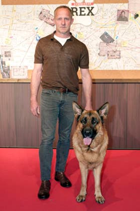 Maximilian Brückner with Rex at the premiere of the first of six feature-length episodes of the SAT 1 series Kommissar Rex in the Astor Film Lounge at the Arri cinema in Munich, 08 04 2026 Foto:xN.xKolinzx xFuturexImagex rex_6417