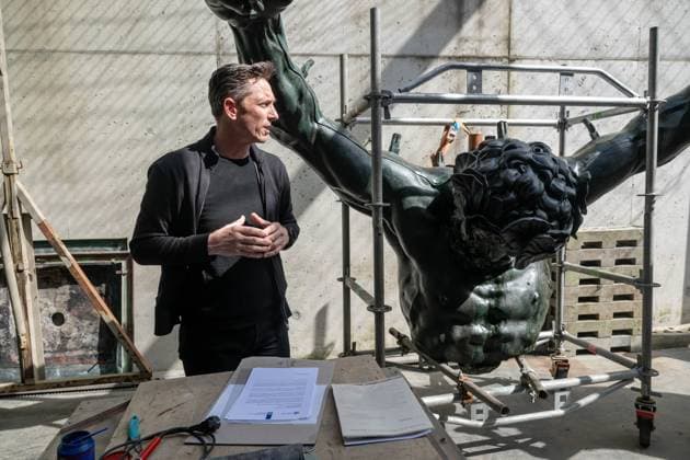 RECORD DATE NOT STATED EDEGEM - Chief Government Architect Francesco Veenstra during a media moment at the Atlas statue, known from the roof of the Royal Palace in Amsterdam, in the restoration studio in Edegem, Belgium. The statue has been restored and will be returned to its familiar spot on the palace. JONAS ROOSENS ANP netherlands out - belgium out  Copyright: xx x555359863x originalFilename: 555359863.jpg