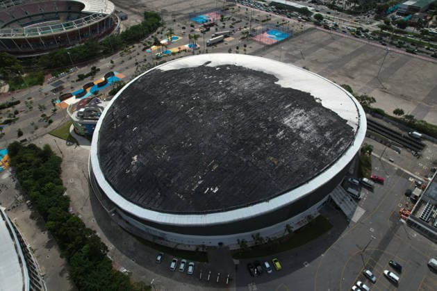 Fire damages the roof of the Rio 2016 Olympic Velodrome RIO DE JANEIRO, BRAZIL - APRIL 9: An aerial view shows the damaged roof of the Olympic Velodrome following a fire at the Olympic Park in Rio de Janeiro, Brazil, on April 9, 2026. The fire, which broke out early Wednesday morning at the site of the 2016 Rio Olympic Games on Avenida Embaixador Abelardo Bueno, was brought under control by emergency teams after primarily affecting the structure s roofing system. Fabio Teixeira Anadolu Rio De Janeiro Brazil. Editorial use only. Please get in touch for any other usage.  Copyright: x2026xAnadoluxFabioxTeixeirax