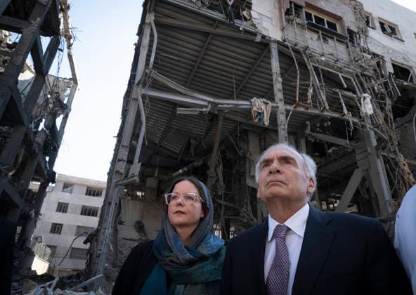 Jean Arnault, UN Special Envoy, Visits Targeted Locations In Tehran Jean Arnault (right), United Nations Special Envoy, visits a residential area affected by a U.S.-Israeli military operation on March 9 in eastern Tehran, Iran, on April 9, 2026. Tehran Tehran Iran  Copyright: xMortezaxNikoubazlx originalFilename: nikoubazl-jeanarna260409_npVvx.jpg