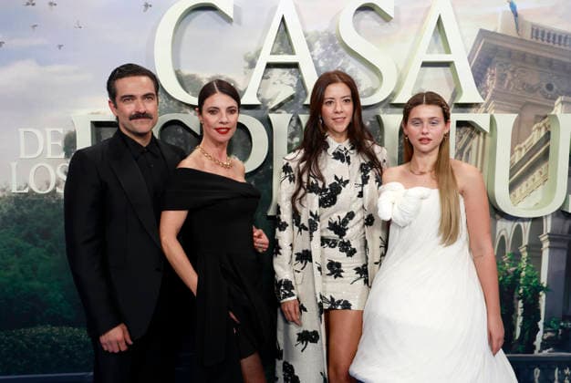 Premiere of the new series La casa de los espíritus Alfonso Herrera, Maribel Verdú, Fernanda Castillo, Nicole Wallace and Francisca Alegría during the premiere of La casa de los espíritus, the new Amazon Prime series, on April 9, 2026, in Madrid Spain Based on the successful novel by Isabel Allende, La casa de los espíritus 09 APRIL 2026 Madrid Madrid Spain  Copyright: xJosexVelascox 7427764
