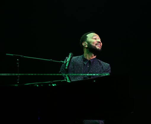 April 10, 2026, Virginia Beach, Virginia, USA: Grammy winner JOHN LEGEND entertains the crowd at the Sandler Center in Virginia Beach, Virginia on 9 April 2026.. Photo . Ã‚ Virginia Beach USA  - ZUMAm90_ 20260410_zap_m90_032 Copyright: xJeffxMoorex