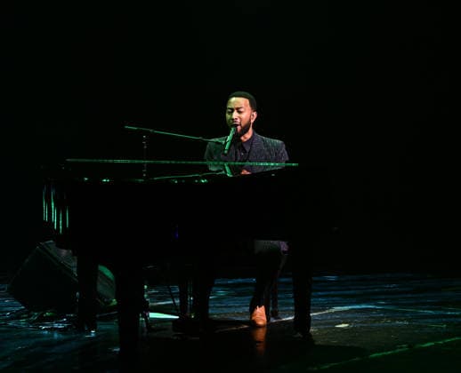 April 10, 2026, Virginia Beach, Virginia, USA: Grammy winner JOHN LEGEND entertains the crowd at the Sandler Center in Virginia Beach, Virginia on 9 April 2026.. Photo . Ã‚ Virginia Beach USA  - ZUMAm90_ 20260410_zap_m90_038 Copyright: xJeffxMoorex